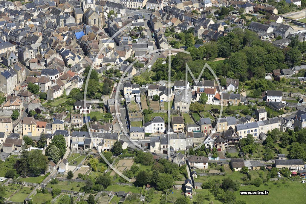Photo arienne de Fresnay-sur-Sarthe