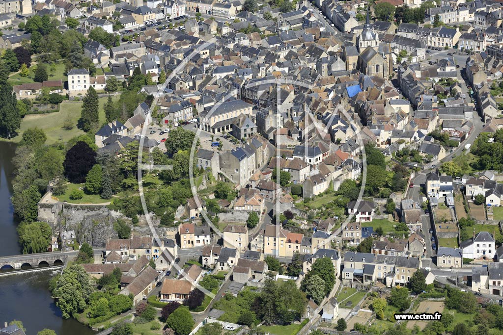 Photo arienne de Fresnay-sur-Sarthe