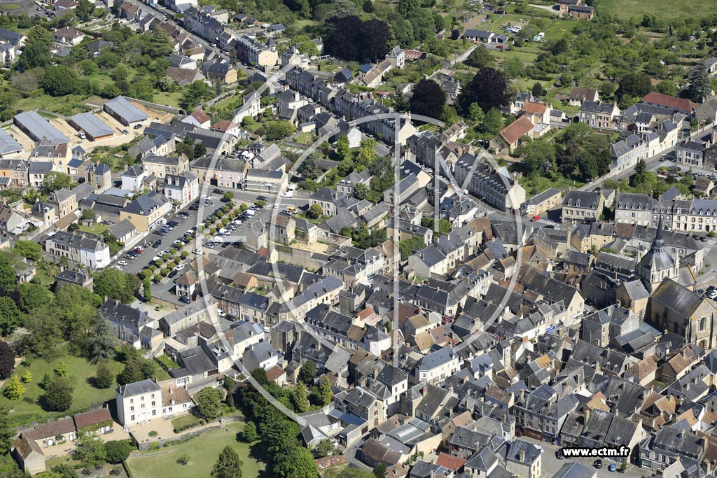 Photo arienne de Fresnay-sur-Sarthe