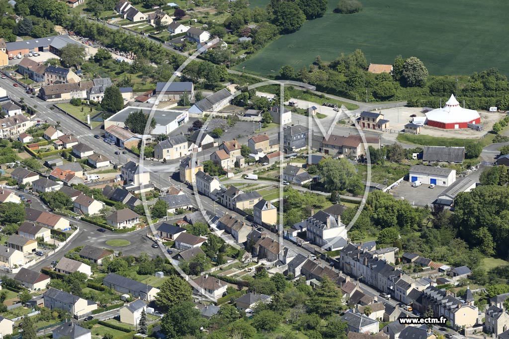 Photo arienne de Fresnay-sur-Sarthe