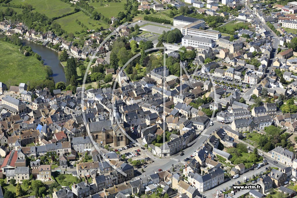 Photo arienne de Fresnay-sur-Sarthe