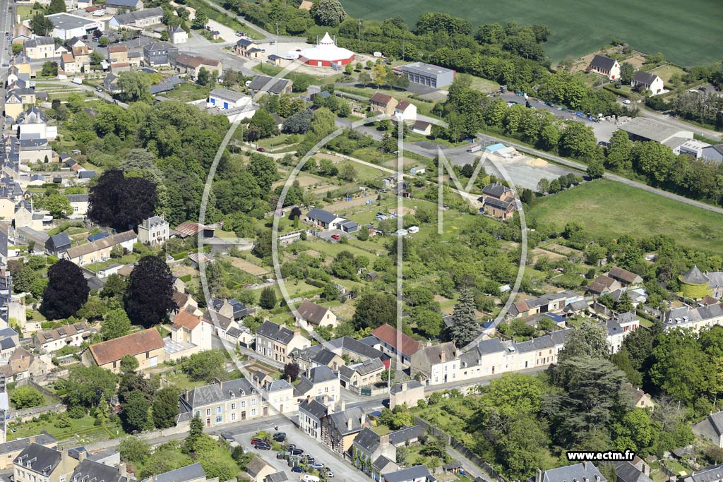 Photo arienne de Fresnay-sur-Sarthe