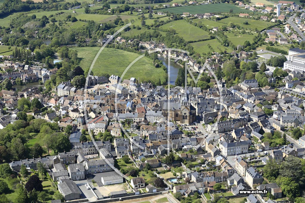 Photo arienne de Fresnay-sur-Sarthe