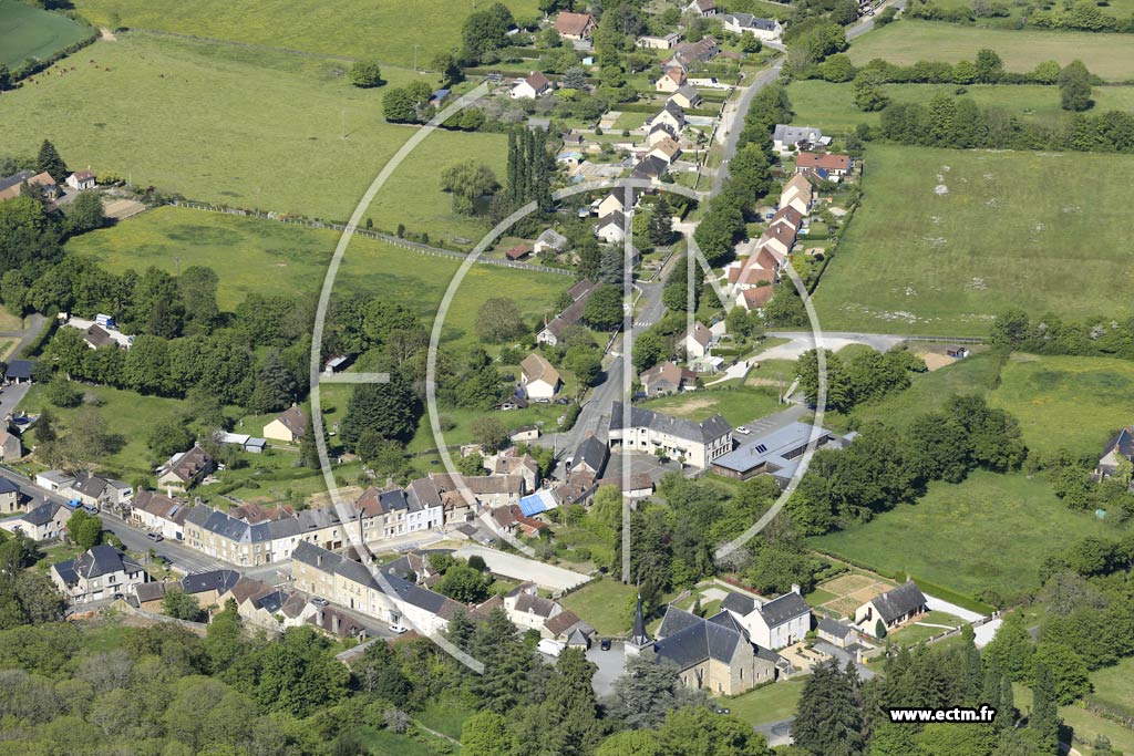 Photo arienne de Moulins-le-Carbonnel