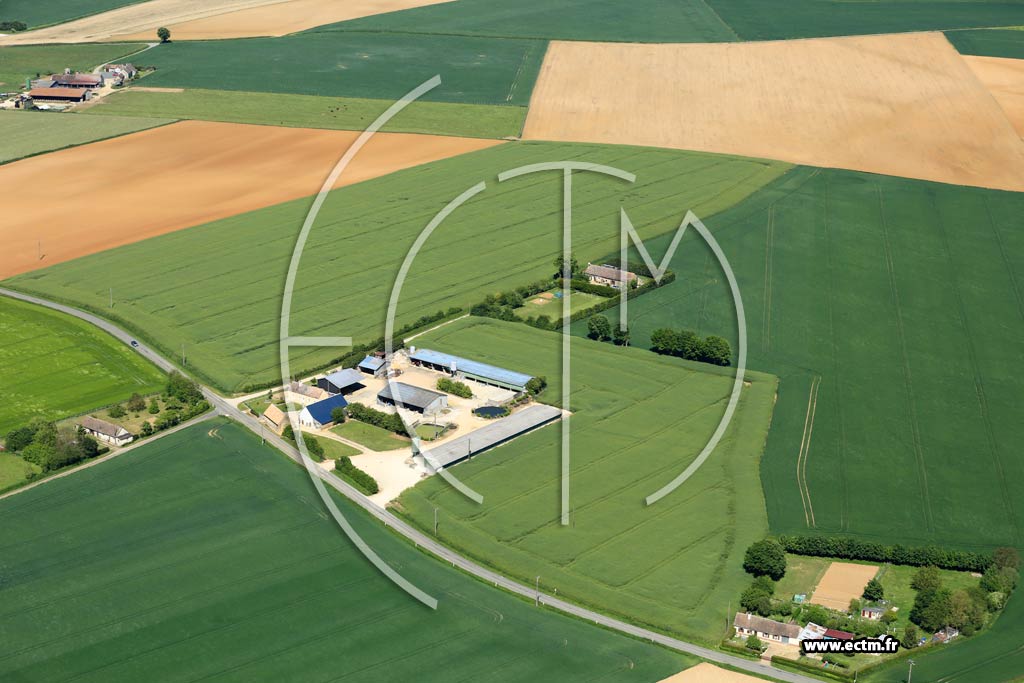 Photo arienne de Courgains (La Croix des Courgains)