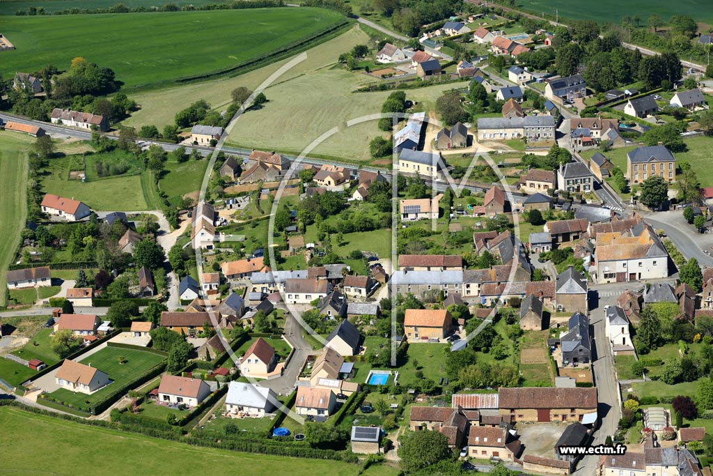 Photo arienne de Domfront-en-Champagne