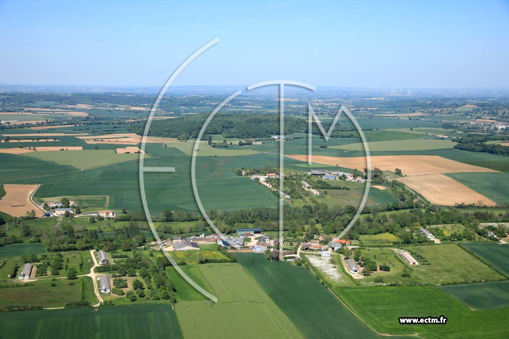 Photo arienne de Neuvillalais (Le But)