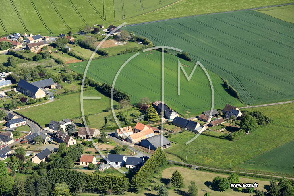 Photo arienne de Neuvy-en-Champagne