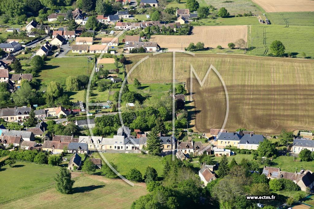 Photo arienne de Saint-Michel-de-Chavaignes