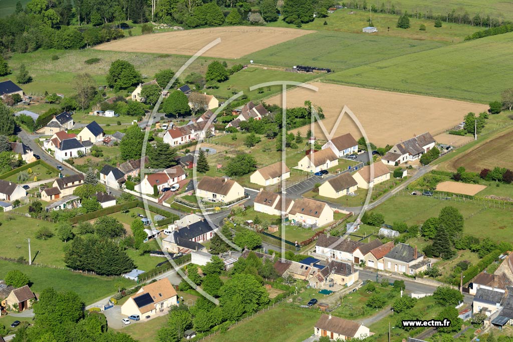 Photo arienne de Saint-Michel-de-Chavaignes