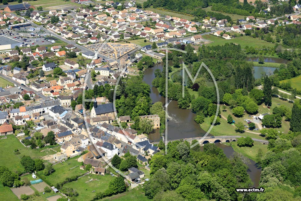 Photo arienne de Montfort-le-Gesnois