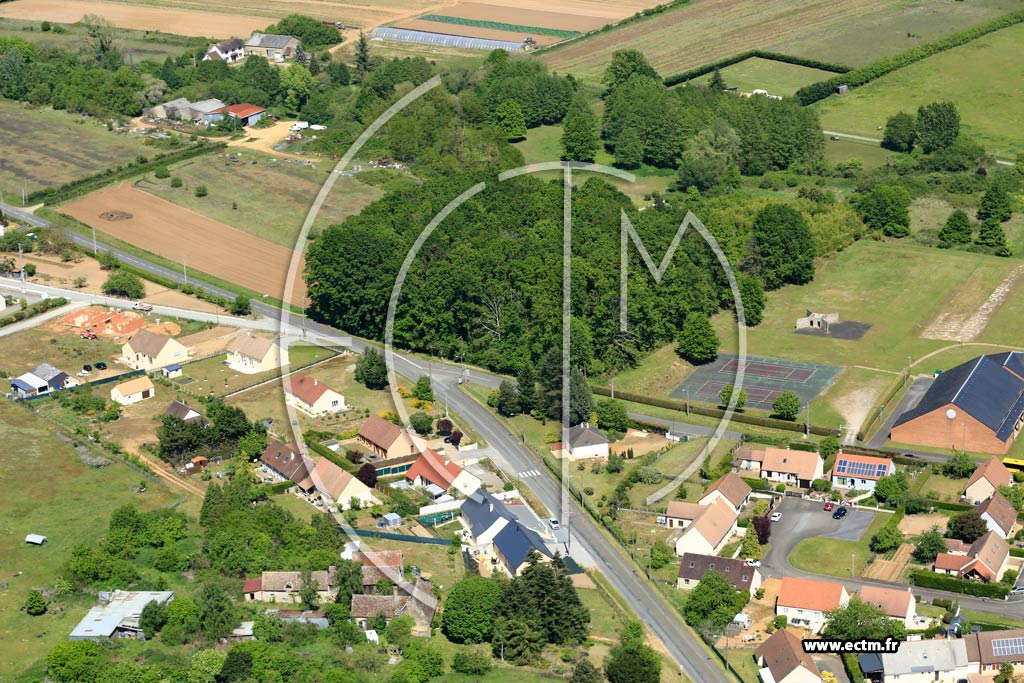 Photo arienne de Montfort-le-Gesnois