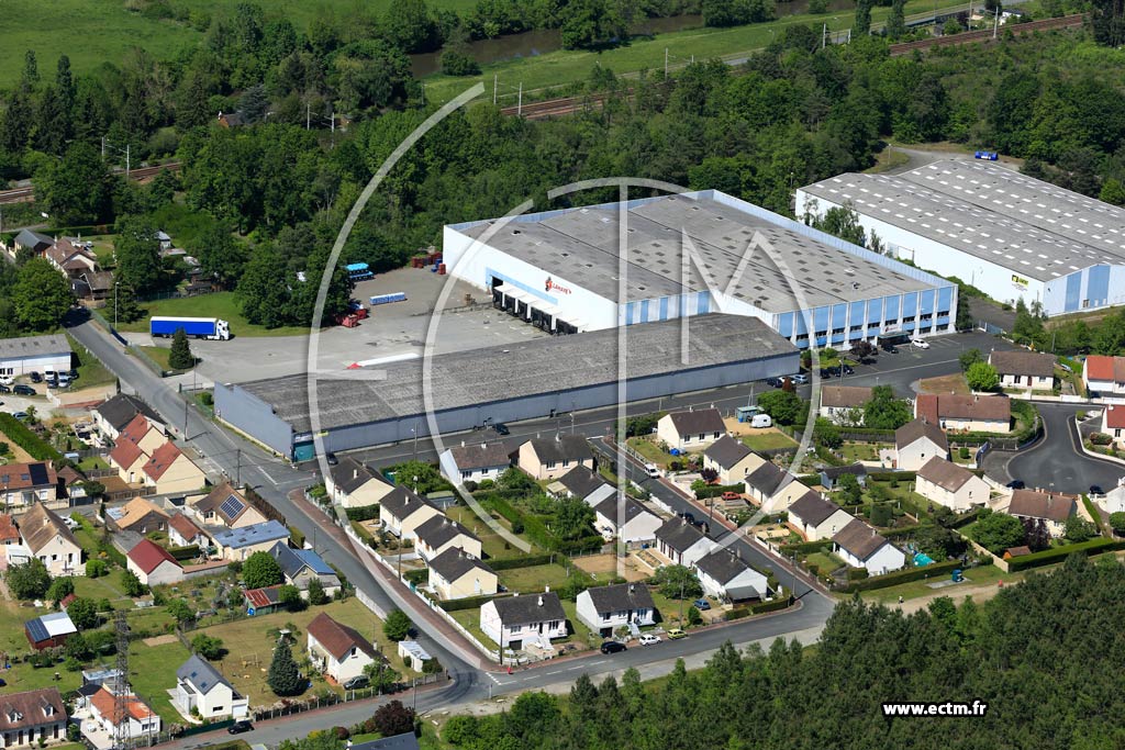 Photo arienne de Montfort-le-Gesnois (La Pcardire)