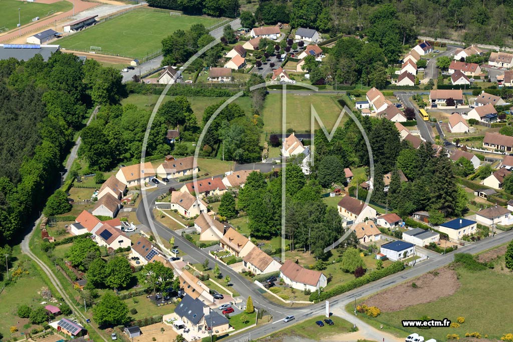 Photo arienne de Montfort-le-Gesnois (Les Hauts Bois)