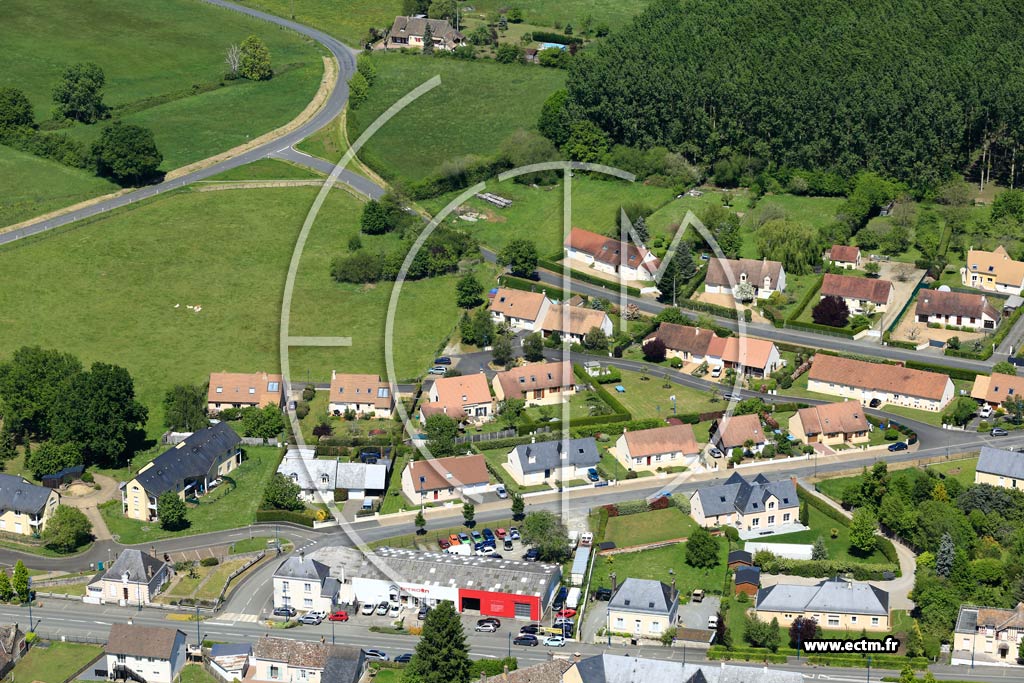 Photo arienne de Parign-l'vque (La Petite Ville)