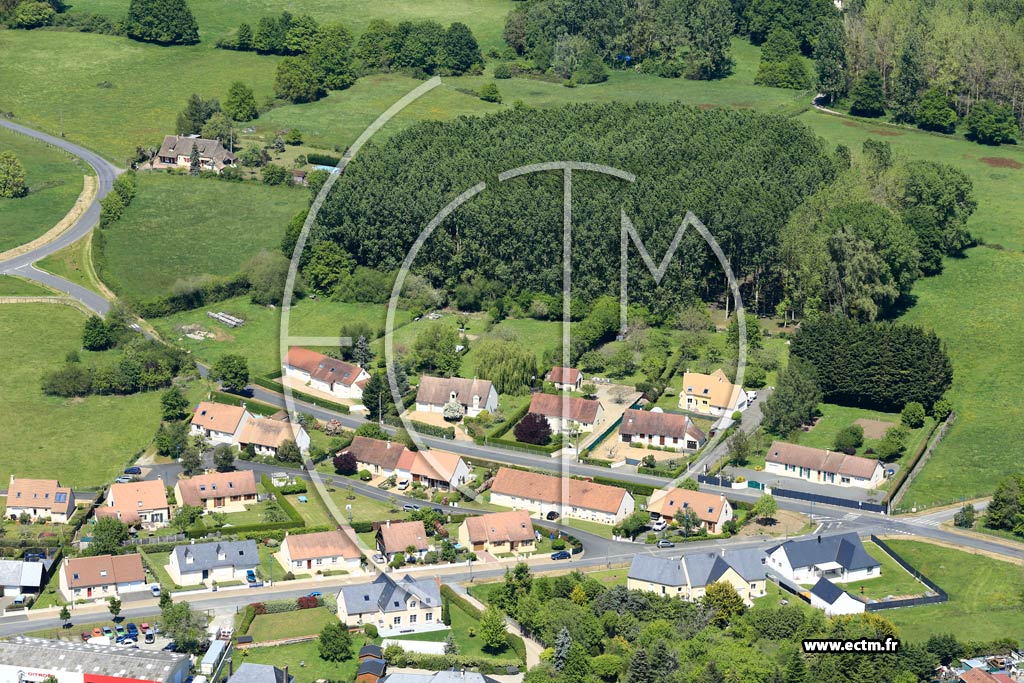 Photo arienne de Parign-l'vque (La Petite Ville)