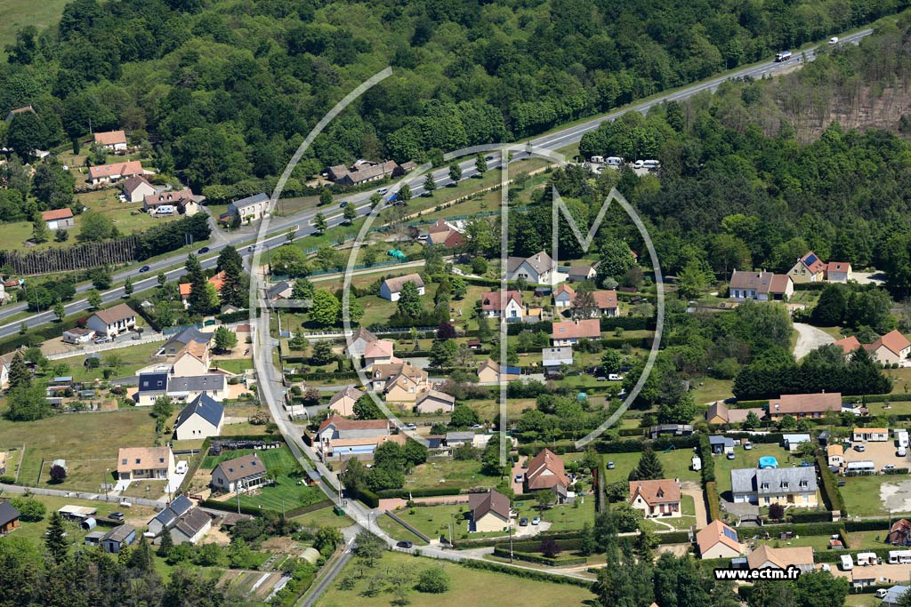Photo arienne de Yvr-l'vque (Le Polucan)