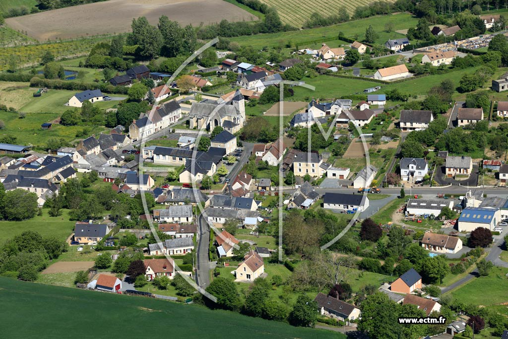 Photo arienne de Villaines-sous-Luc