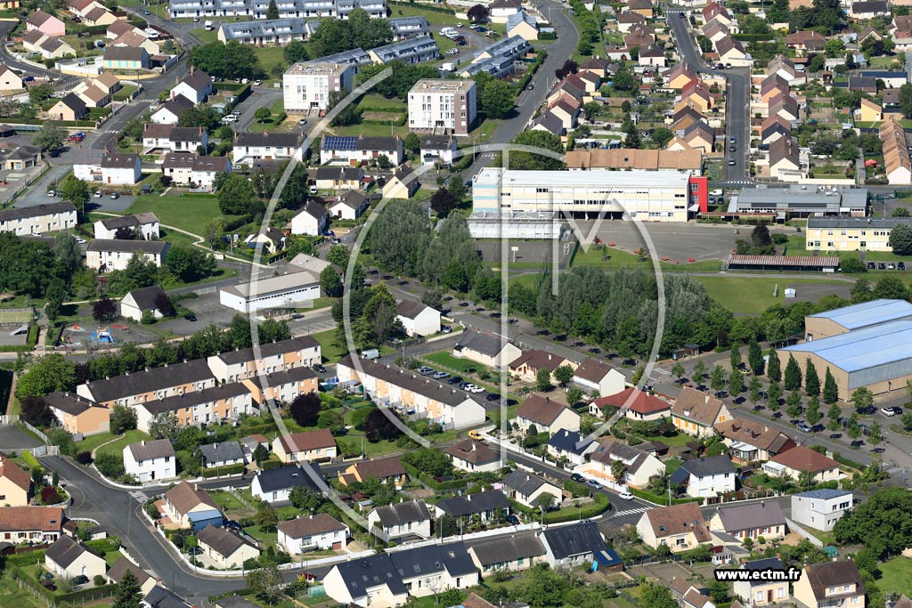 Photo arienne de La Suze-sur-Sarthe