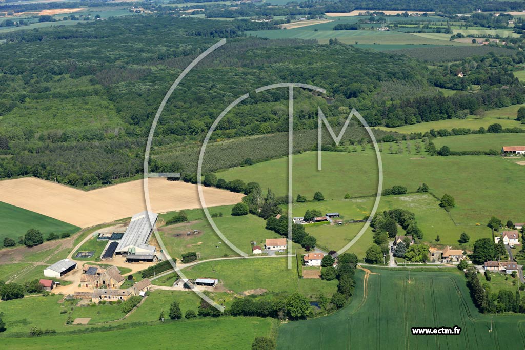 Photo arienne de Voivres-ls-le-Mans (La Perrire)