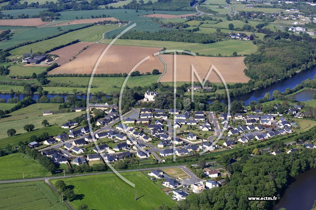 Photo arienne de Az (La Haute Roche)
