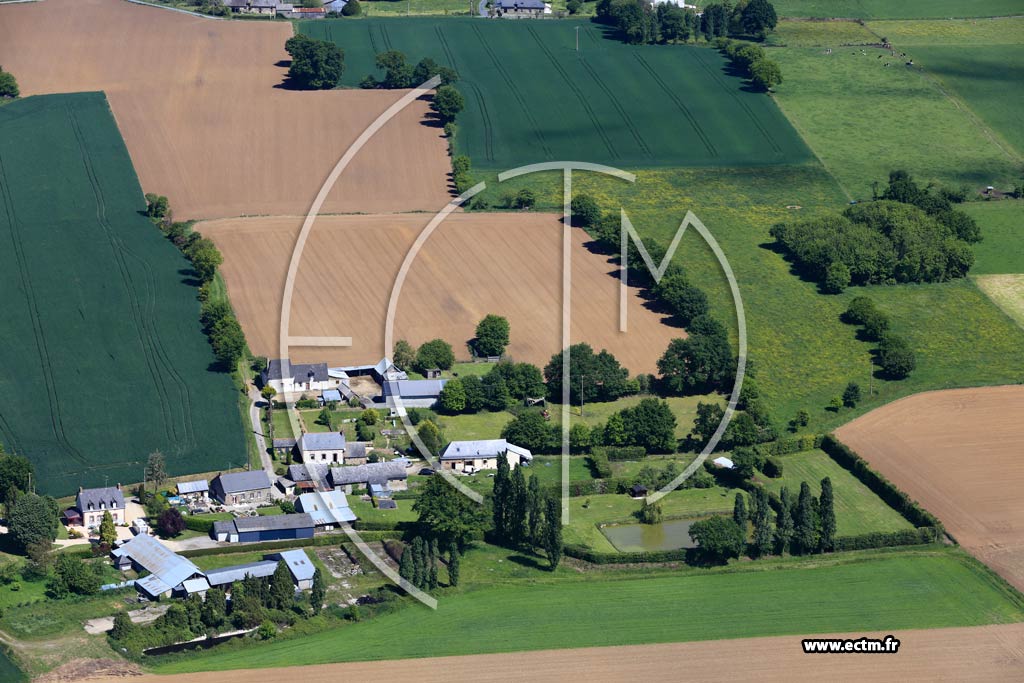 Photo arienne de Brains-sur-les-Marches (Les Vaux)