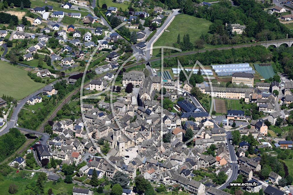 Photo arienne de Bourgs-sur-Colagne (Chirac)