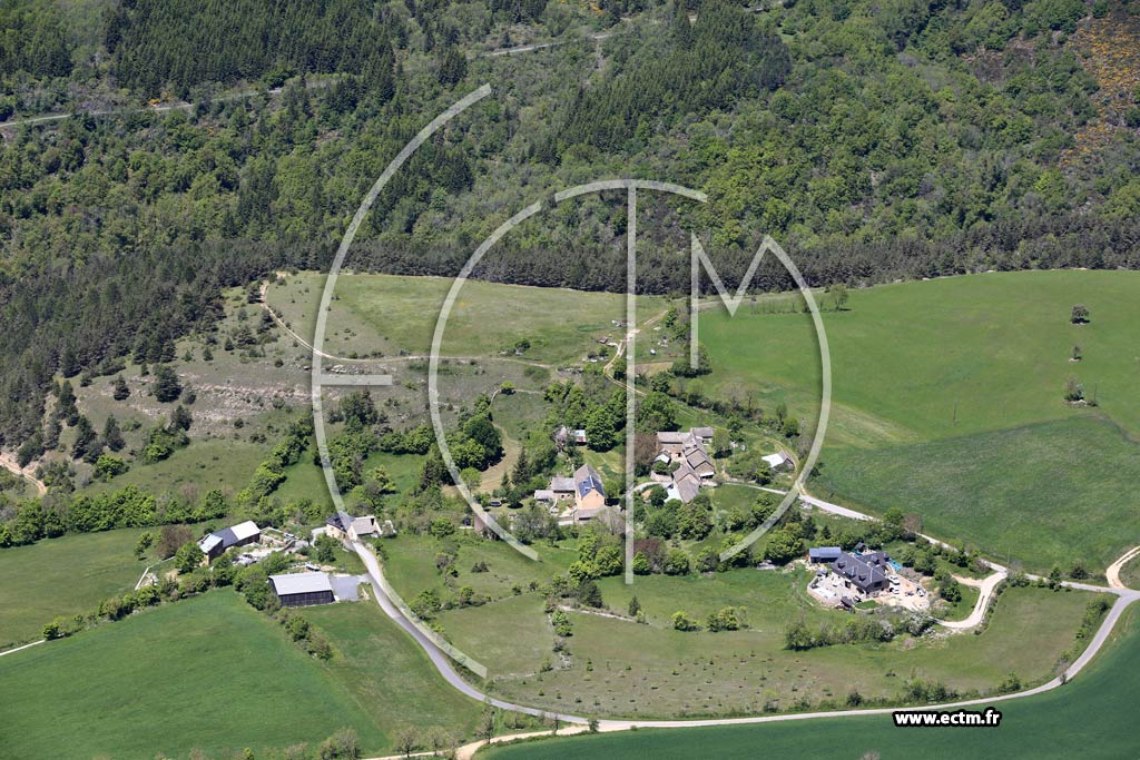 Photo arienne de Chastel-Nouvel (Le Crouzet)