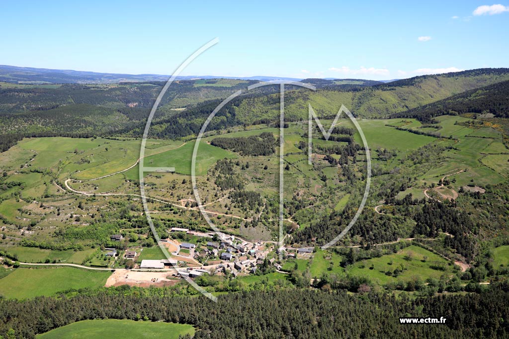 Photo arienne de Lanujols (Vareilles)