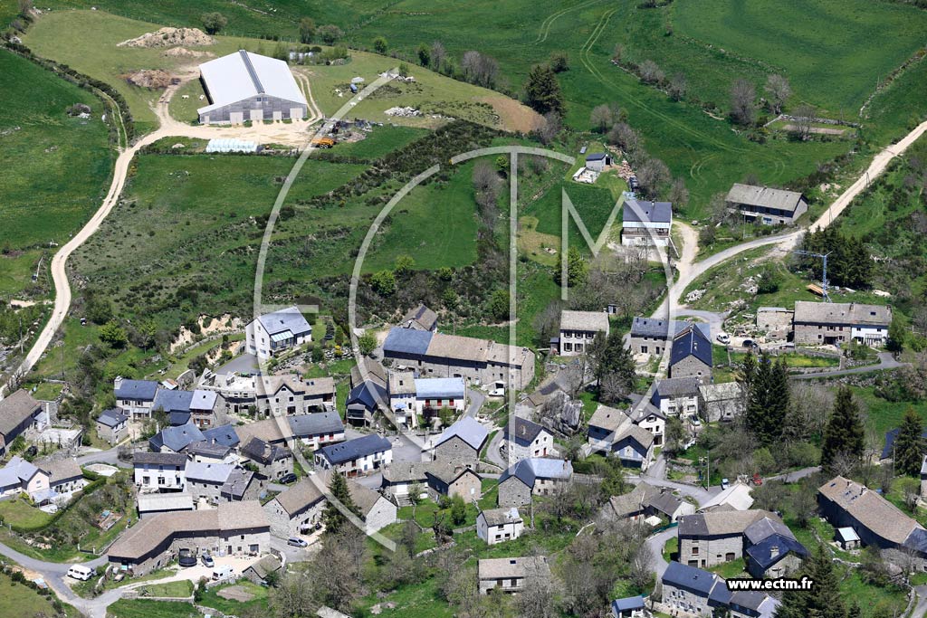 Photo arienne de Rieutort-de-Randon (La Roche)