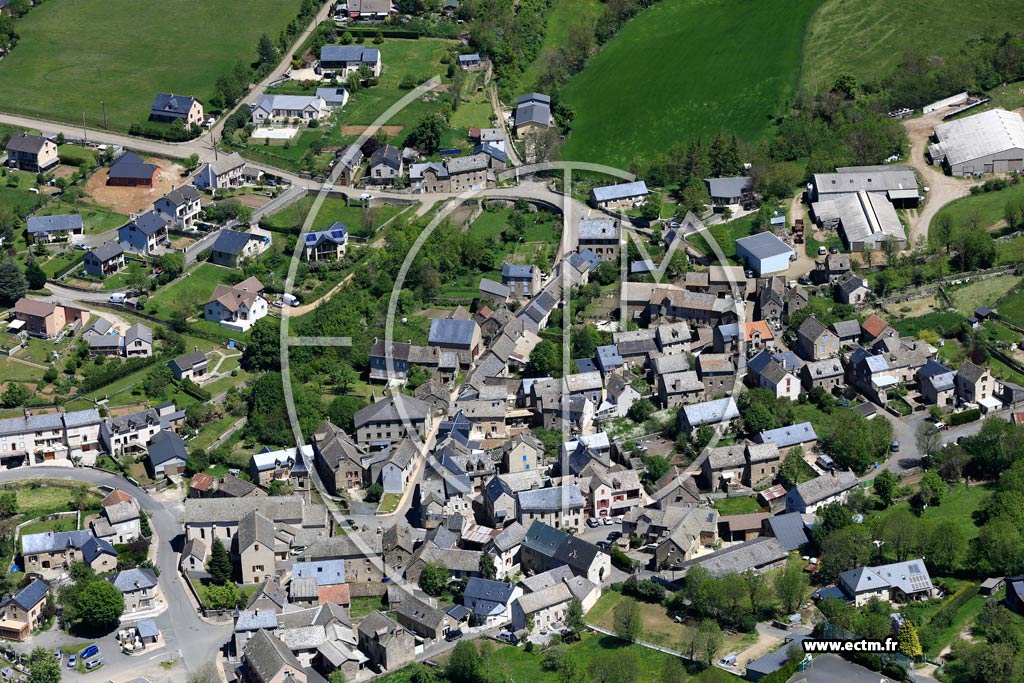 Photo arienne de Saint-tienne-du-Valdonnez