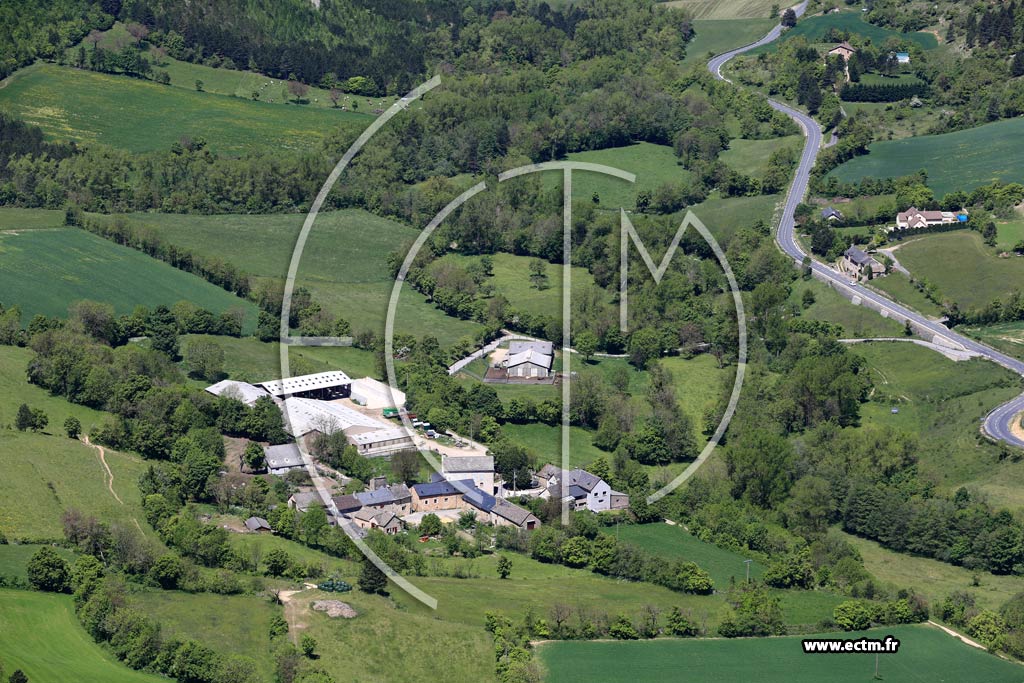 Photo arienne de Saint-tienne-du-Valdonnez (Chalhac)