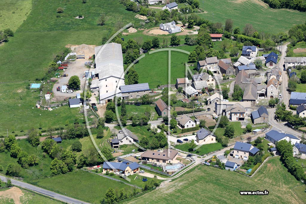 Photo arienne de Saint-tienne-du-Valdonnez (Varazoux)