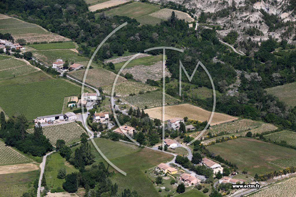 Photo arienne de Lussas (Les Chamets)
