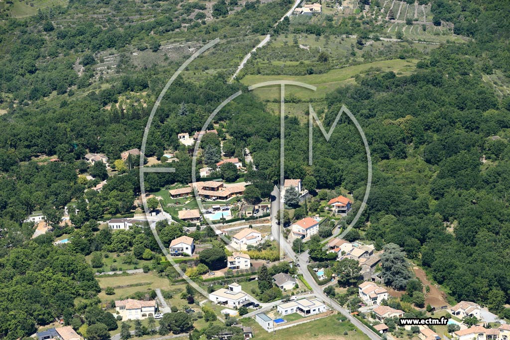 Photo arienne de Saint-tienne-de-Fontbellon (La Vernade)