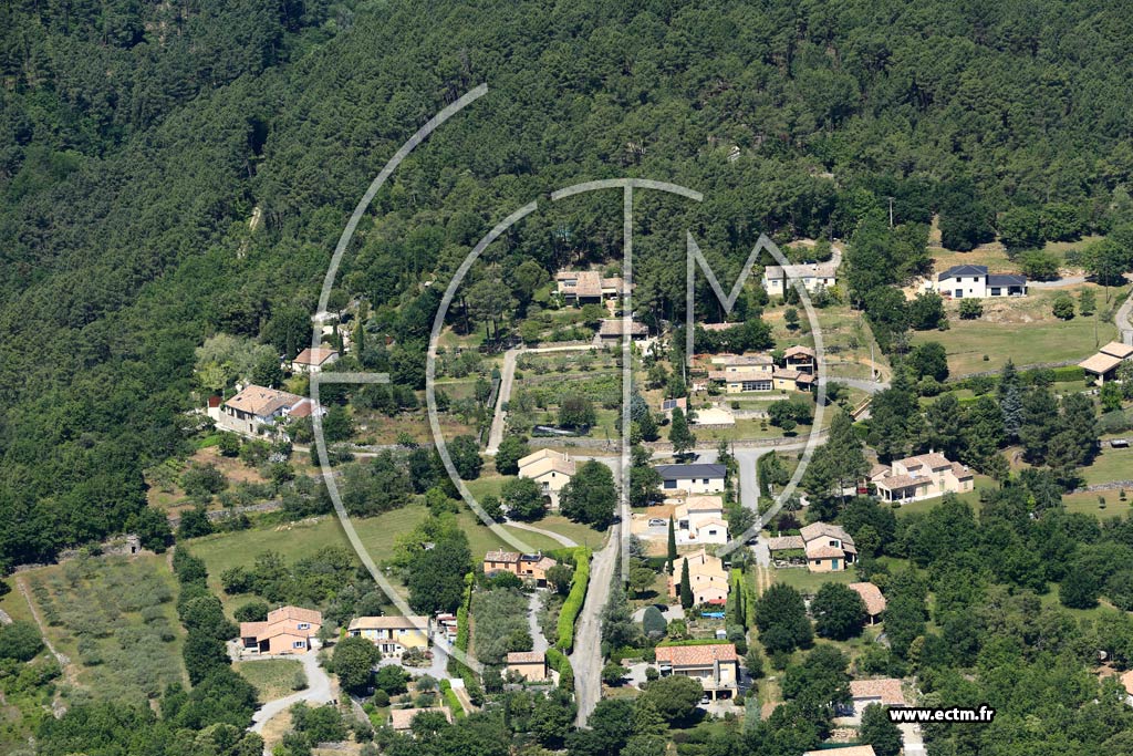 Photo arienne de Saint-tienne-de-Fontbellon (Les Juillers)
