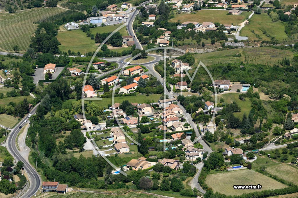 Photo arienne de Saint-tienne-de-Fontbellon (Les Moulines)