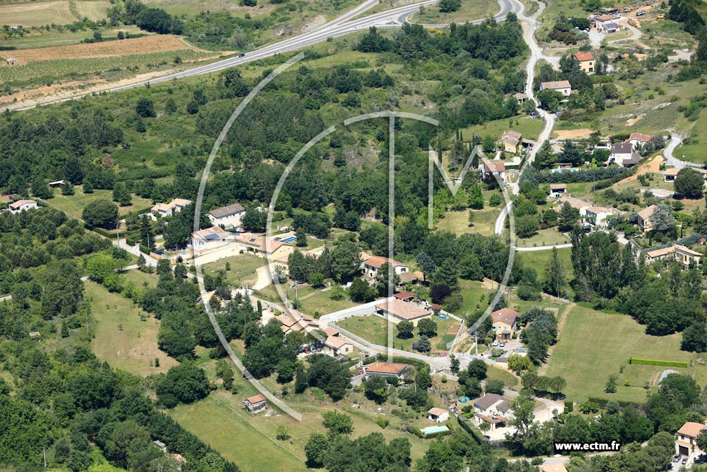Photo arienne de Saint-tienne-de-Fontbellon (Serre de Nugues)