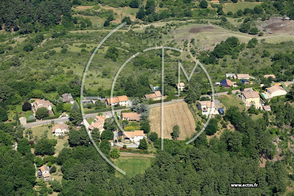 Photo arienne de Saint-Julien-du-Serre