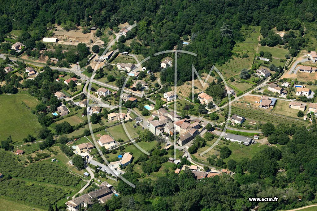 Photo arienne de Saint-Julien-du-Serre (Le Chambon)
