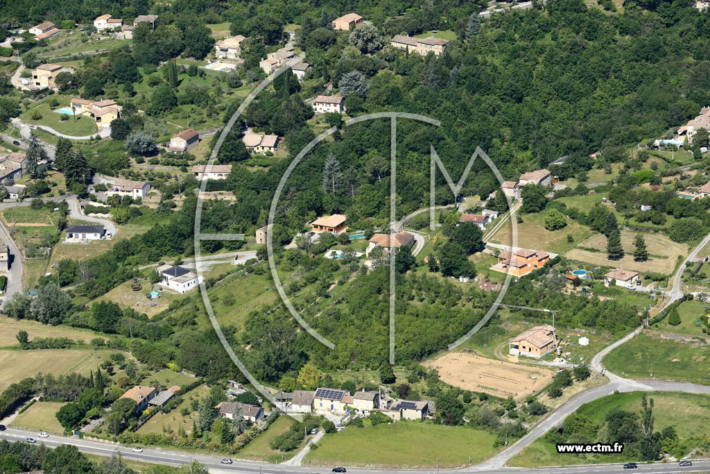 Photo arienne de Vesseaux (Les Maisons Blanches)