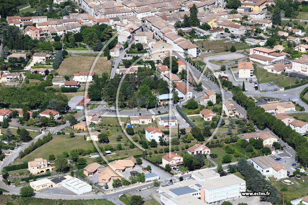 Photo arienne de Villeneuve-de-Berg