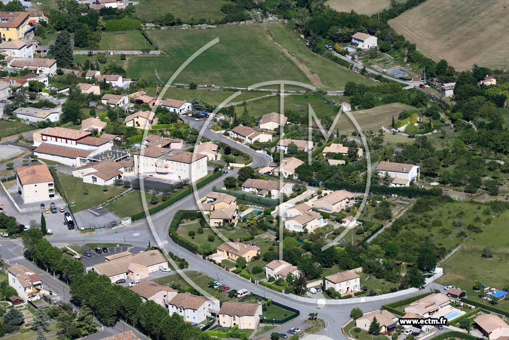 Photo arienne de Villeneuve-de-Berg
