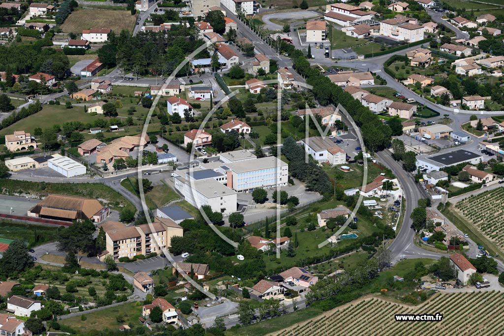 Photo arienne de Villeneuve-de-Berg (Beaufort)