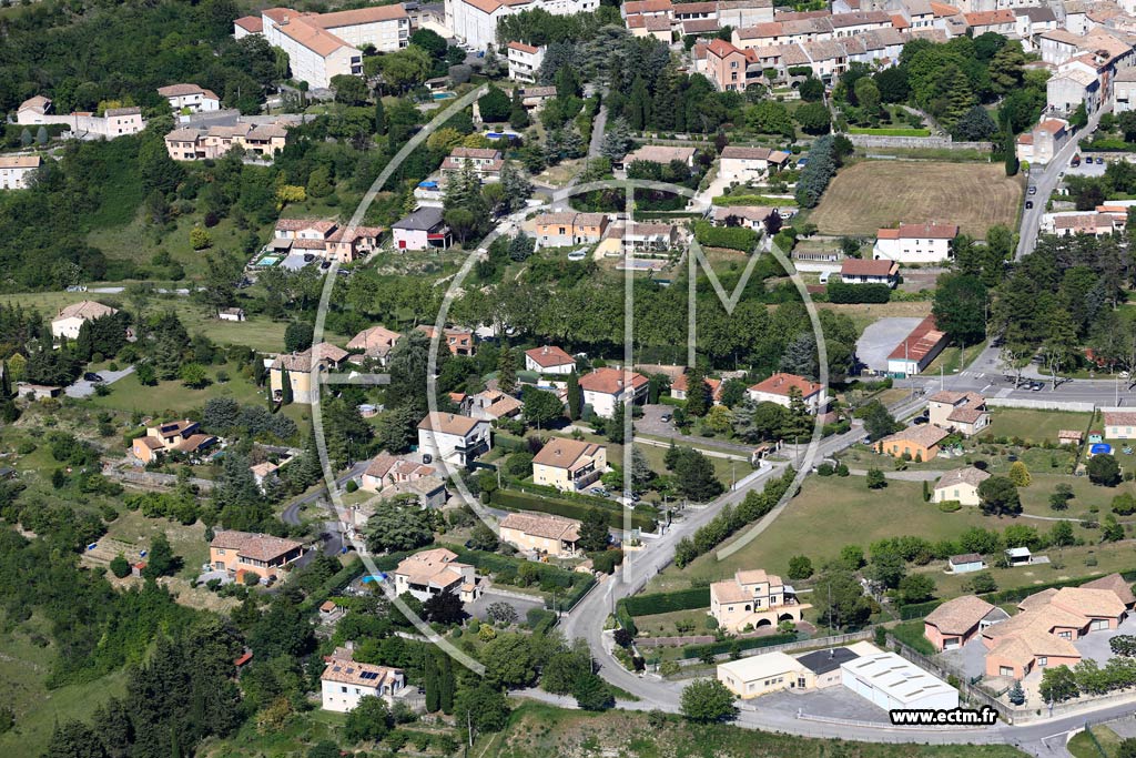 Photo arienne de Villeneuve-de-Berg (Montloubier)
