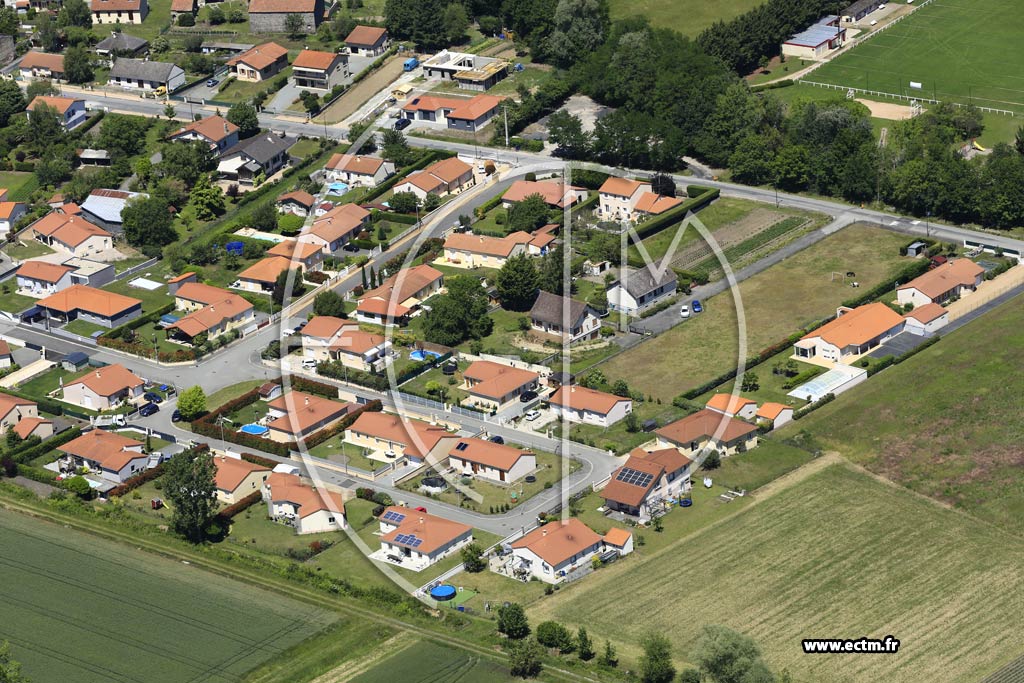 Photo arienne de Chambaron-Sur-Morge (Cellule)