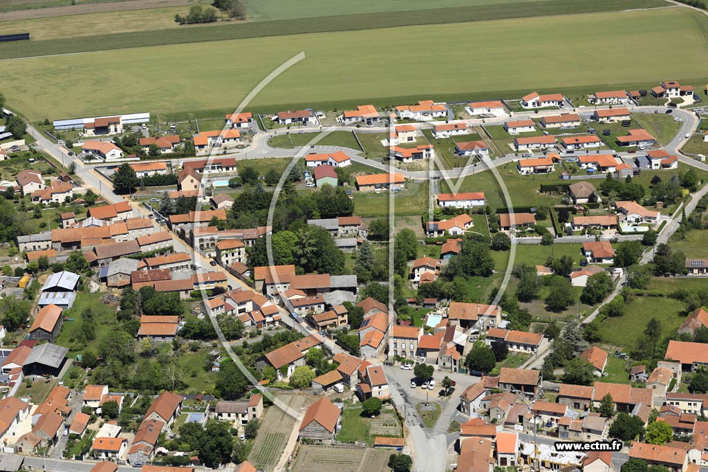 Photo arienne de Chambaron-Sur-Morge (La Moutade)