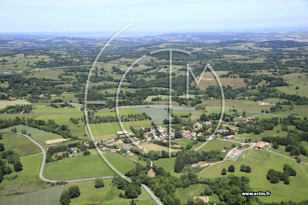 Photo arienne de Loubeyrat (Montmarval)