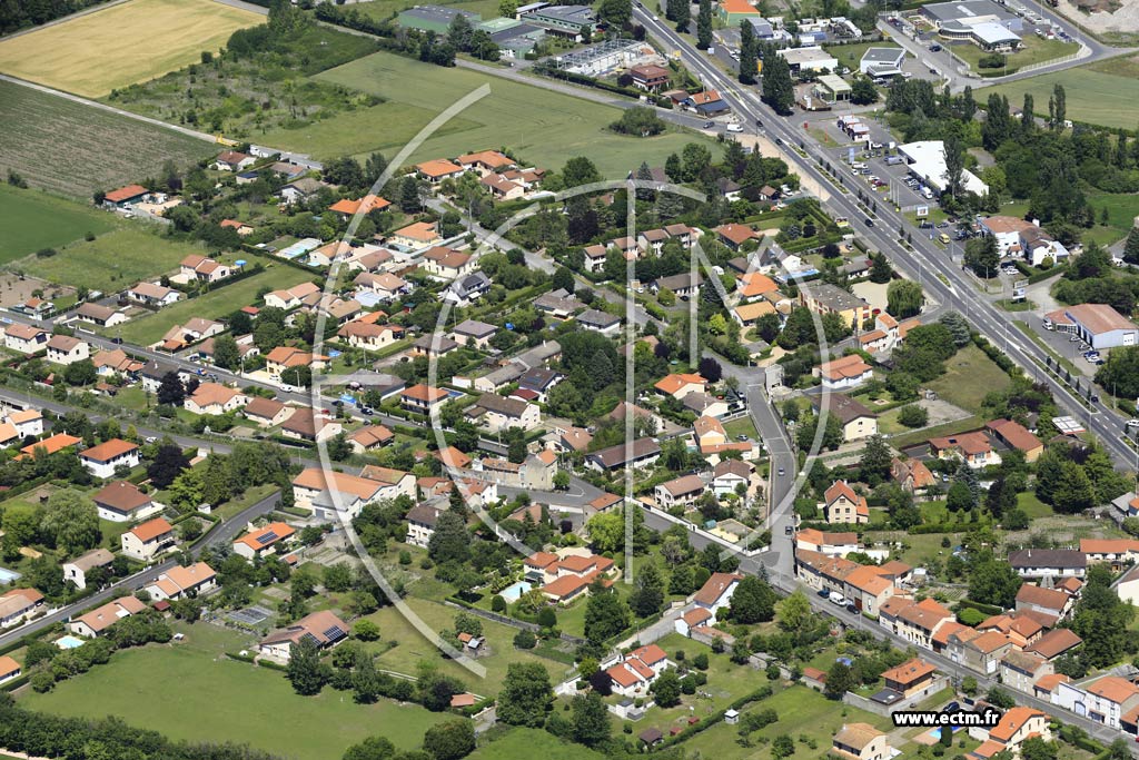 Photo arienne de Riom (Colomlbier-Lanore)