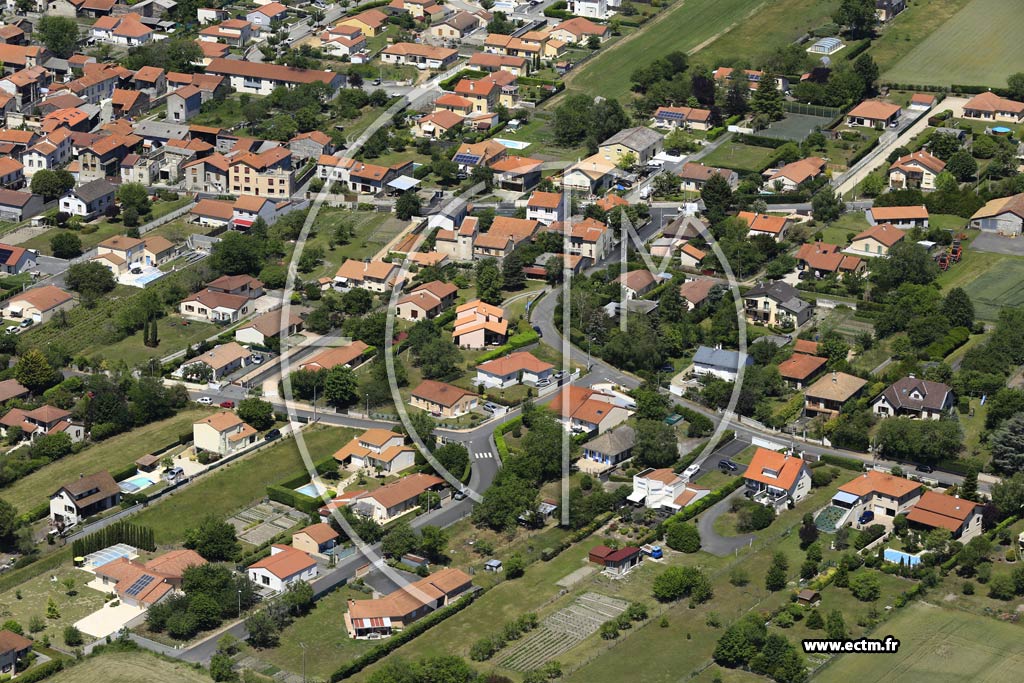 Photo arienne de Saint-Bonnet-prs-Riom